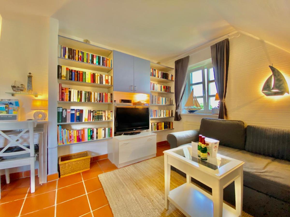 Strandnahe Ferienwohnung Ruegen Dranske Bagian luar foto
