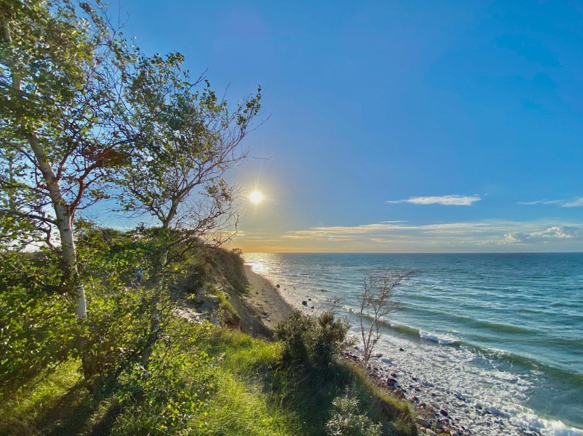 Strandnahe Ferienwohnung Ruegen Dranske Bagian luar foto