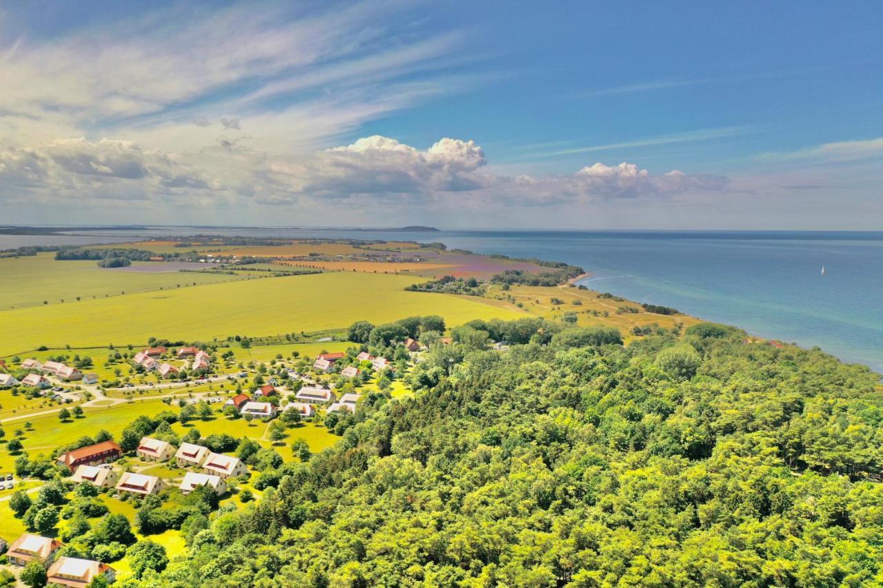 Strandnahe Ferienwohnung Ruegen Dranske Bagian luar foto
