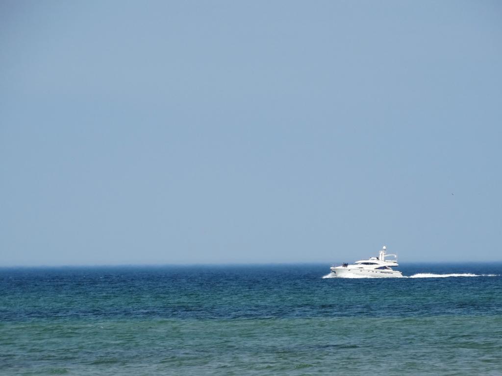 Strandnahe Ferienwohnung Ruegen Dranske Bagian luar foto