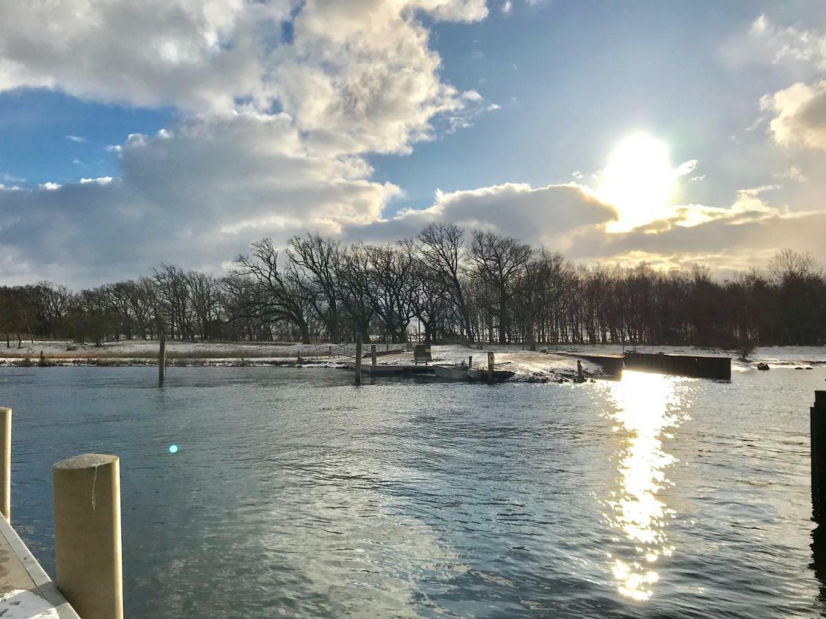 Strandnahe Ferienwohnung Ruegen Dranske Bagian luar foto