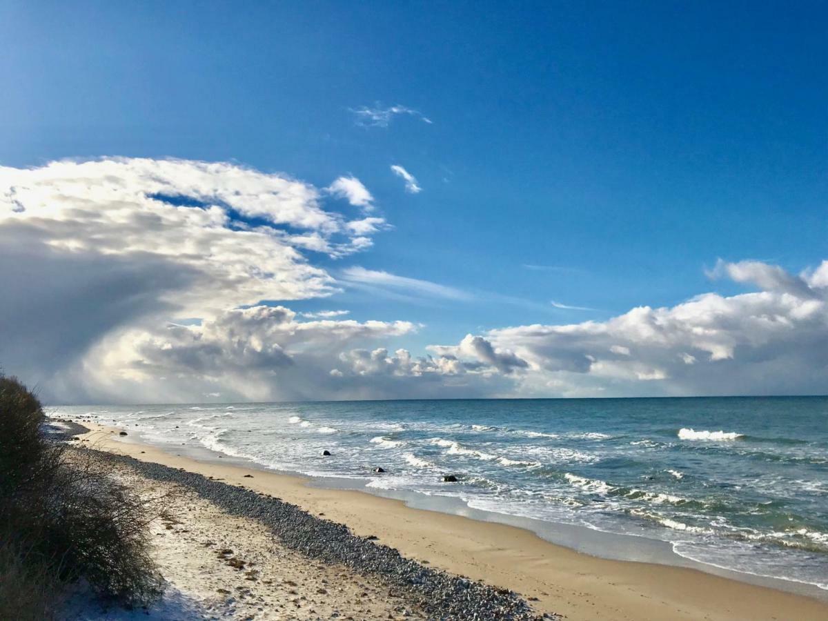 Strandnahe Ferienwohnung Ruegen Dranske Bagian luar foto