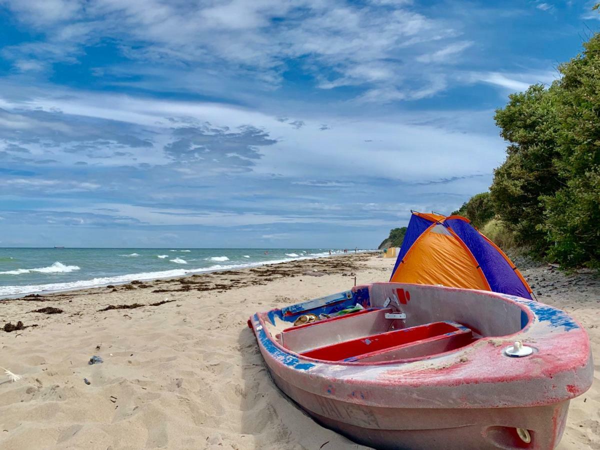 Strandnahe Ferienwohnung Ruegen Dranske Bagian luar foto