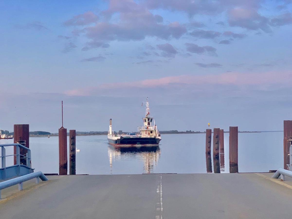 Strandnahe Ferienwohnung Ruegen Dranske Bagian luar foto